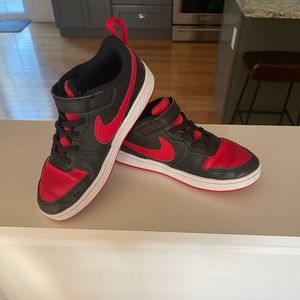 Nike Court Borough Low 2 Kids’- Sz. 2.5